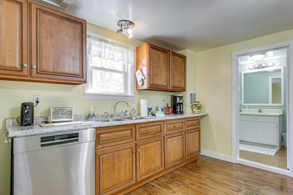 Kitchen | Main Level