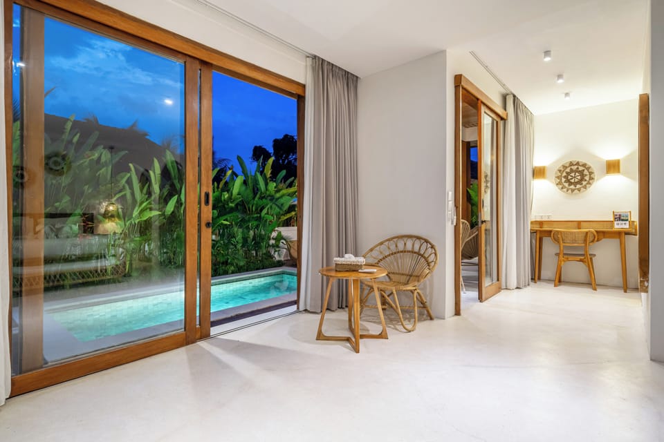 Exclusive Villa, Pool View | Interior