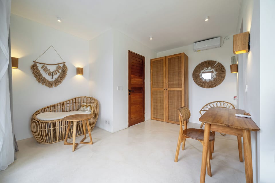 Exclusive Villa, Pool View | Interior