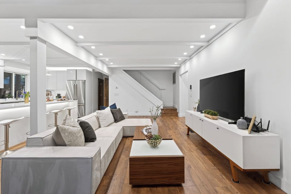 Seamless flow between the living and kitchen/dining areas, perfect for entertaining large groups.