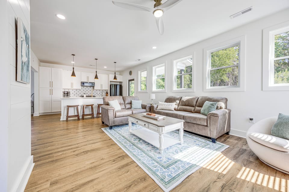 Open Living Space | Kitchen | Drip/Pod Coffee Maker
