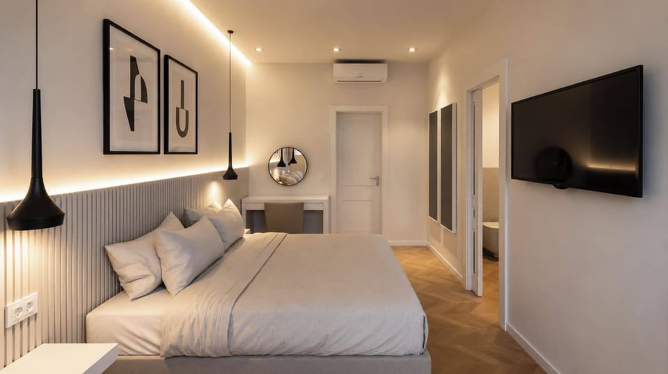 Triple Room | Desk, laptop workspace, iron/ironing board, free WiFi