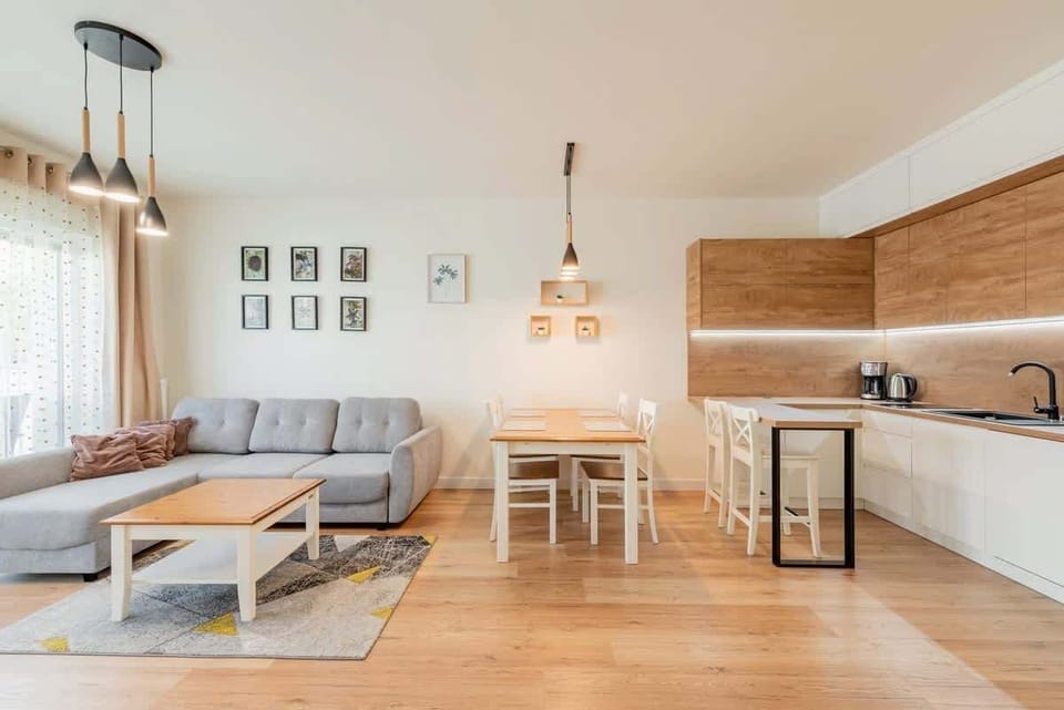 Modern, fully equipped kitchenette. 