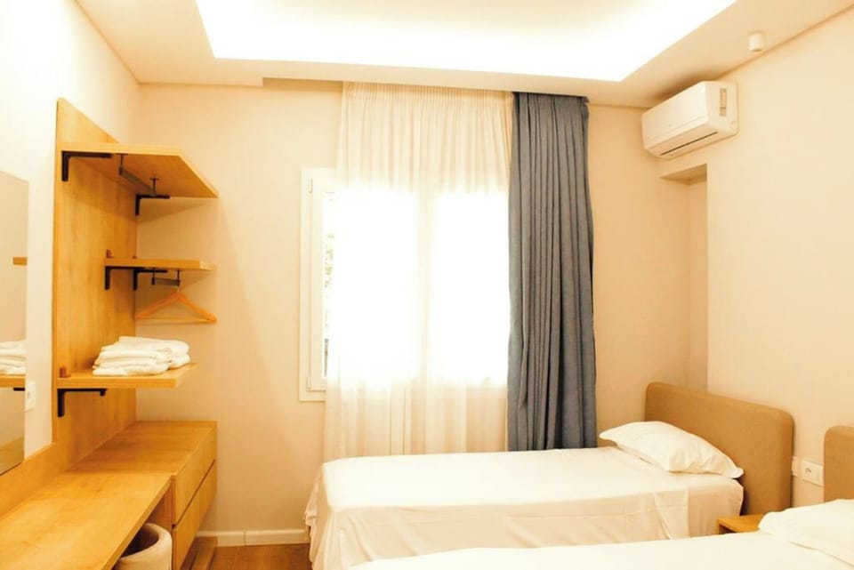 Economy Triple Room