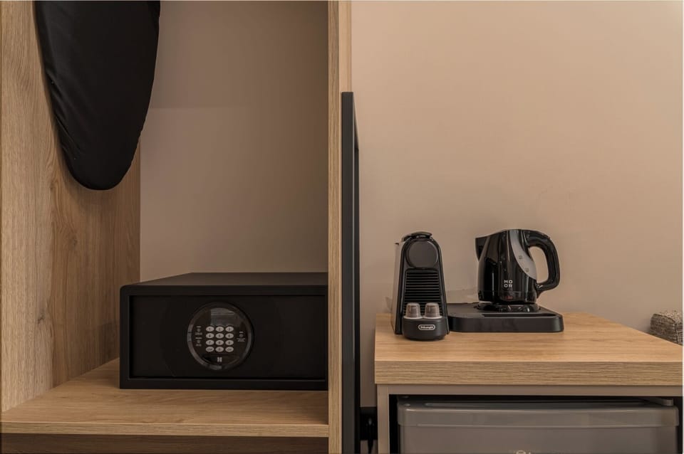 Economy Room | Safe