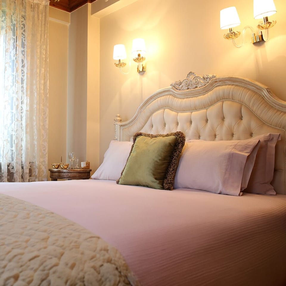 In-room safe, desk, blackout drapes, soundproofing
