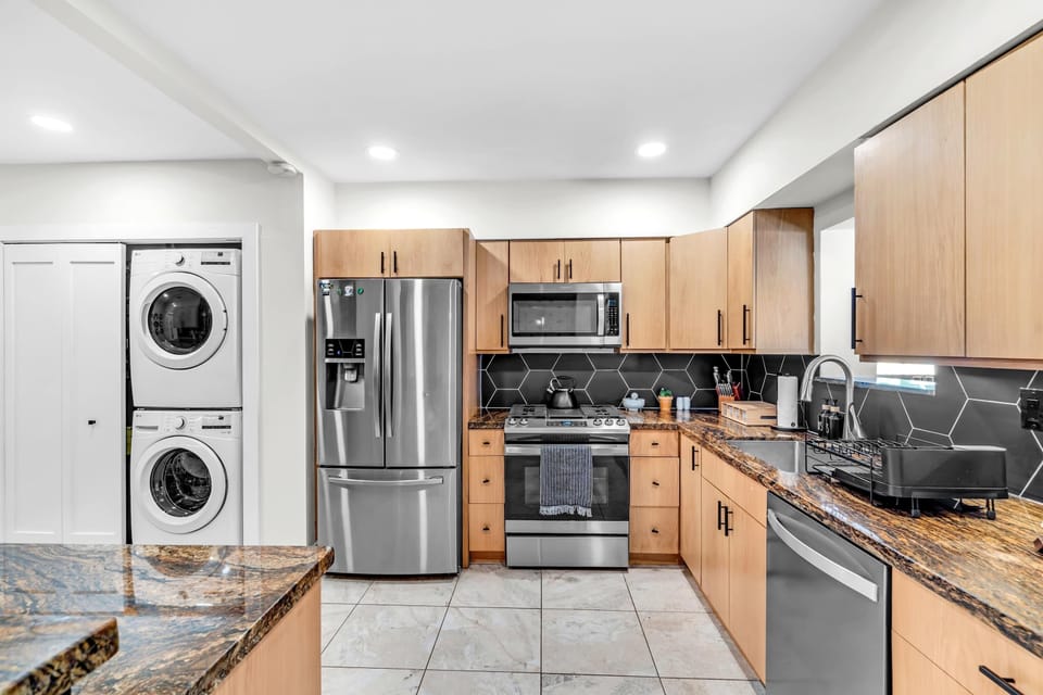 House, Multiple Beds, Pool Access, Pool View (Sunny House With Pool) | Private kitchen