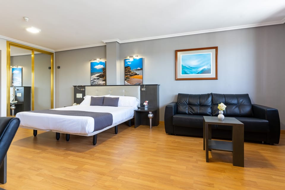 Standard Double Room | Down comforters, in-room safe, desk, laptop workspace