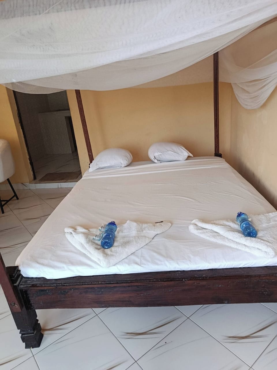 Standard Double Room | Free WiFi, bed sheets