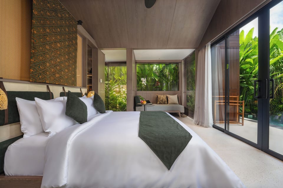  One Bedroom Pool Villa | Premium bedding, minibar, desk, WiFi (free)