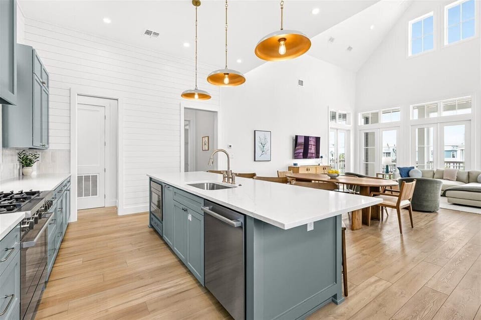 Kitchen, 2nd Floor