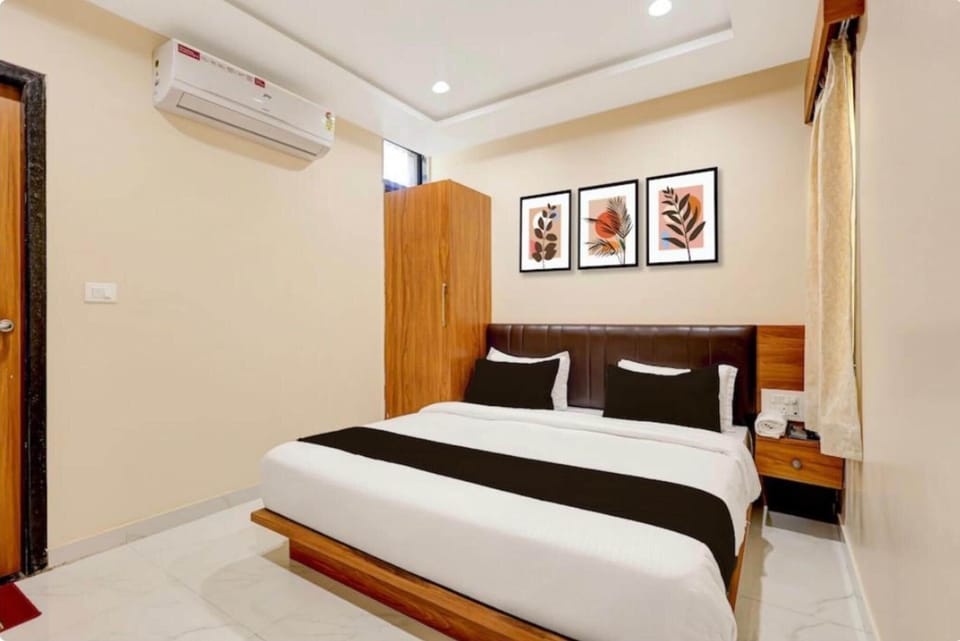 Deluxe Room | Rollaway beds (surcharge), WiFi (free), bed sheets