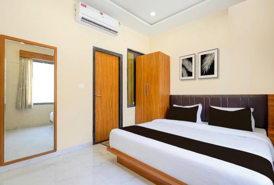 Deluxe Room | Rollaway beds (surcharge), WiFi (free), bed sheets
