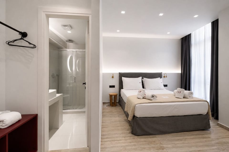 In-room safe, desk, laptop workspace, soundproofing
