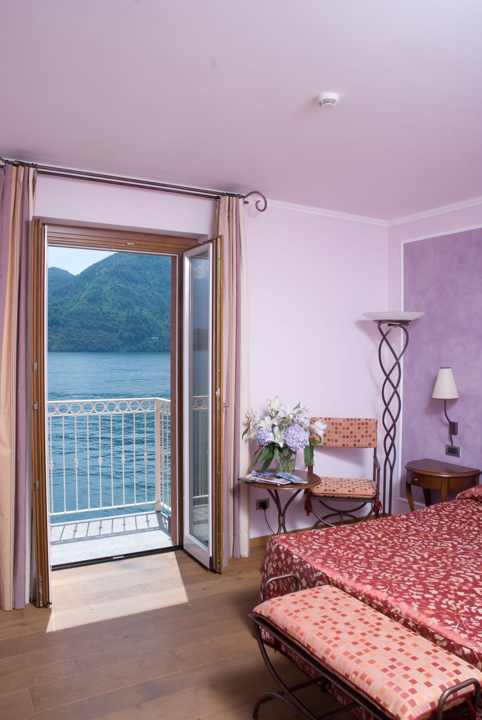 Double Room, Balcony, Lake View | Hypo-allergenic bedding, down comforters, minibar, in-room safe
