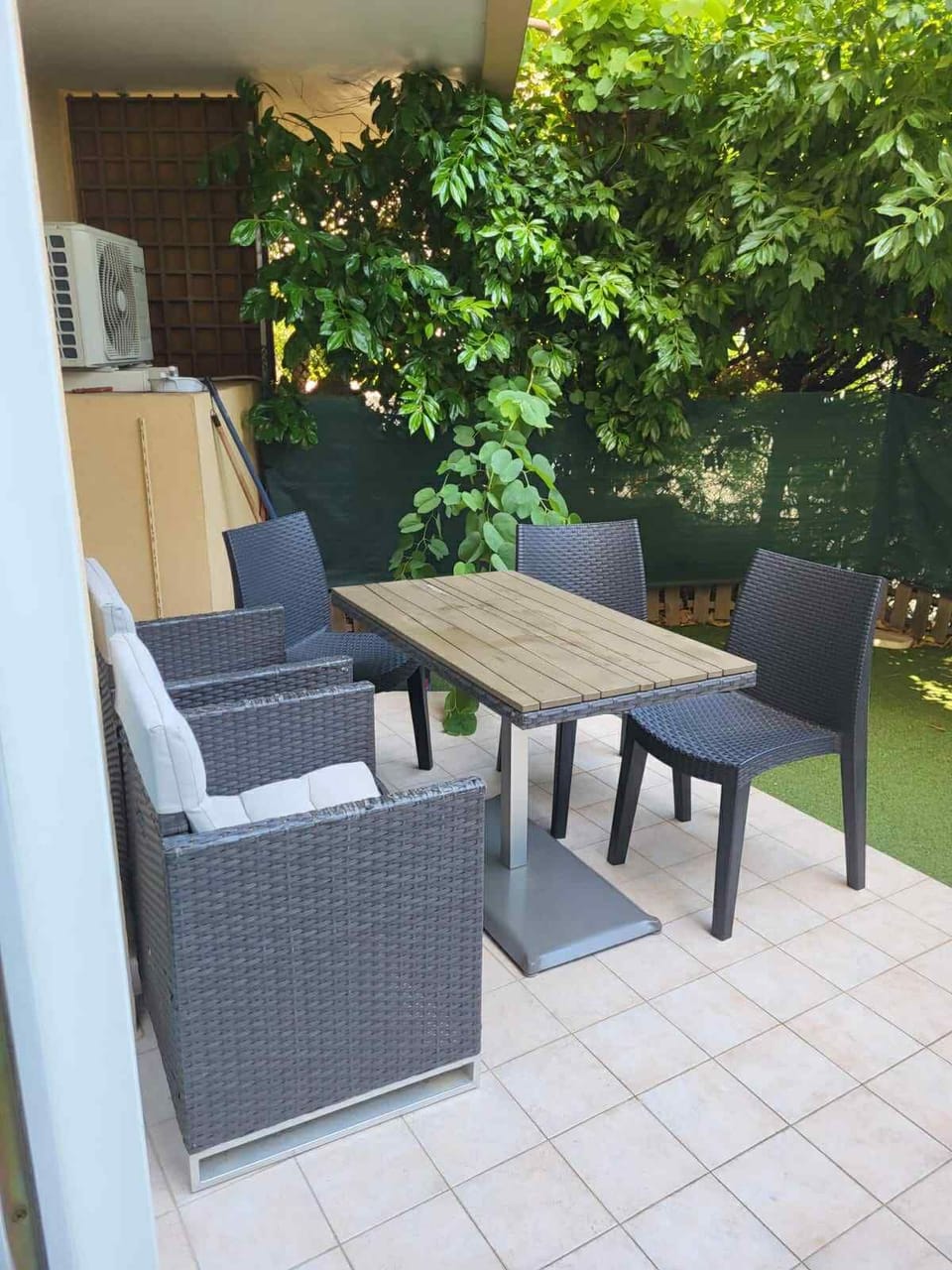 Deluxe Apartment, Garden View | Outdoor dining