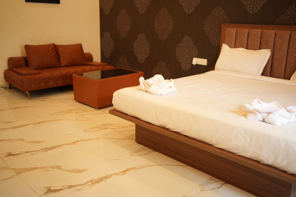 Deluxe Double Room | Desk, laptop workspace, WiFi (free)
