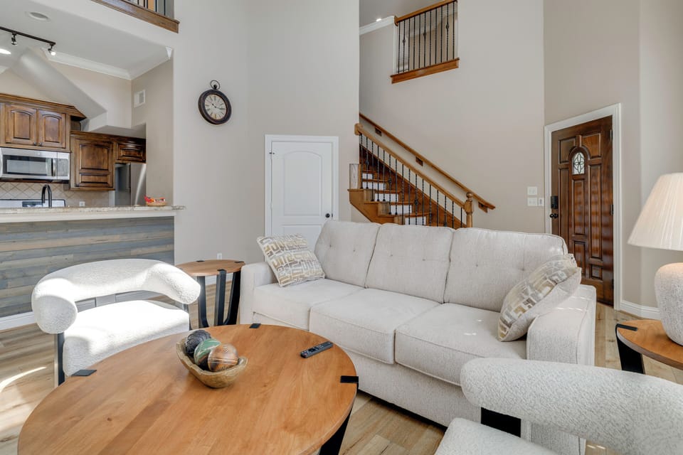 Apartment (3 Bedrooms) | Front of property