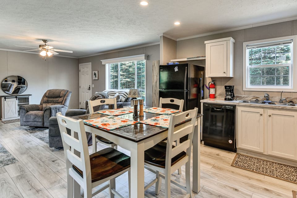 House (2 Bedrooms) | Interior