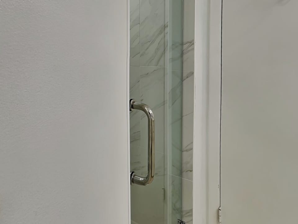 Full Bathroom - Walk-in Shower