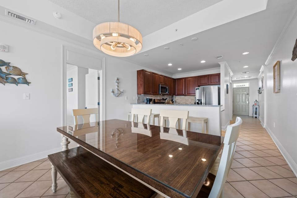Wharf 821 Dining Table Seats 6