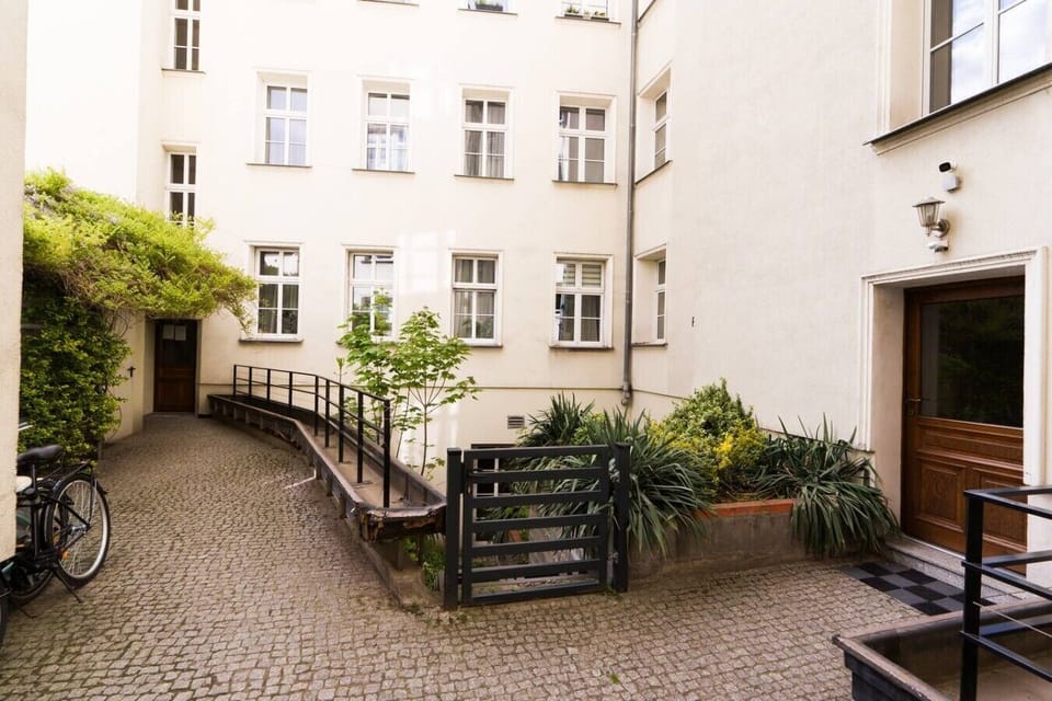 Studio Located in the Heart of Poznań | Book Now with RENTUJEMY.COM