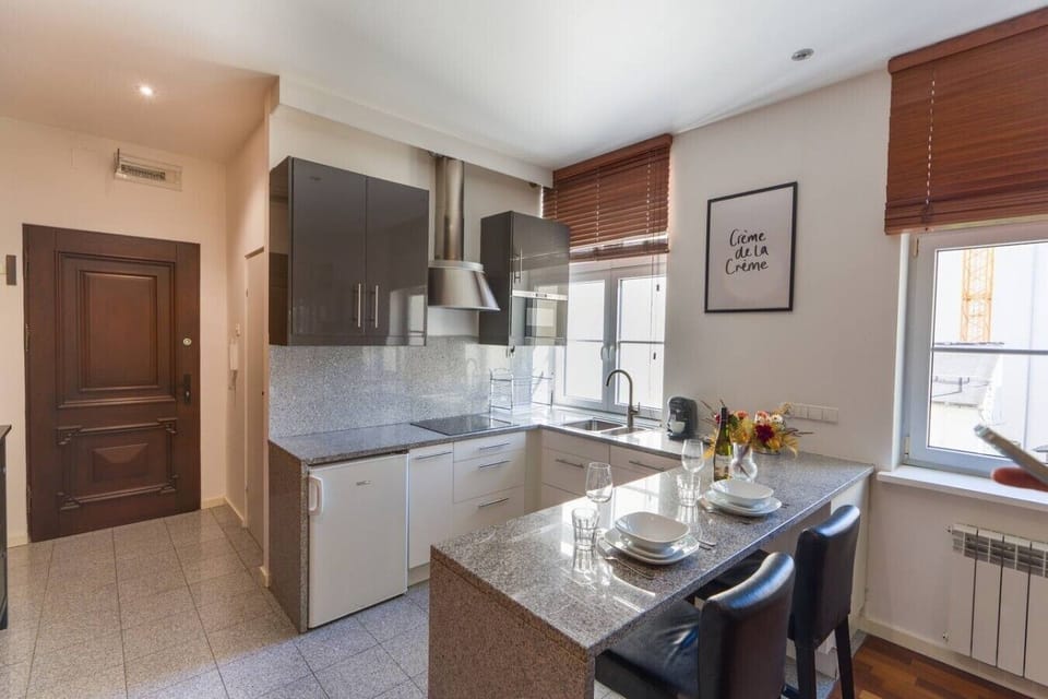 Studio Located in the Heart of Poznań | Book Now with RENTUJEMY.COM
