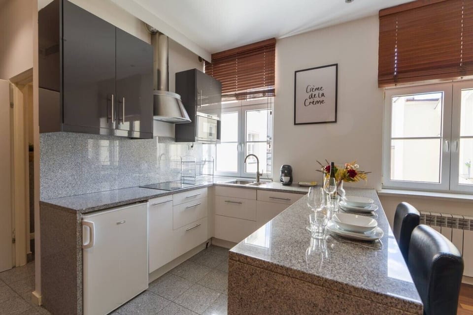 Studio Located in the Heart of Poznań | Book Now with RENTUJEMY.COM