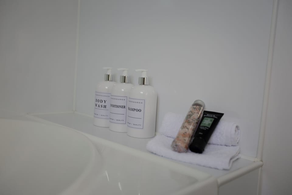 Bathroom amenities