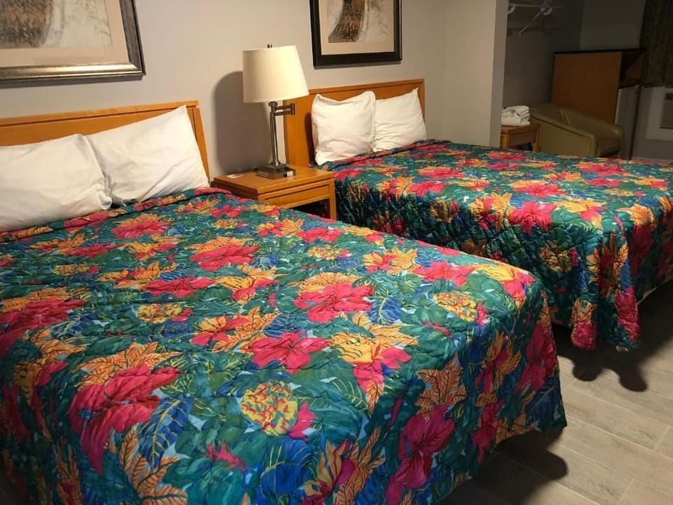 Deluxe Double Room, Non Smoking | Desk