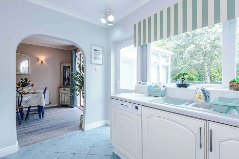 The fully equipped kitchen has everything you could possibly need to cook away from home. There is a microwave, toaster, kettle, oven and coffee machine.