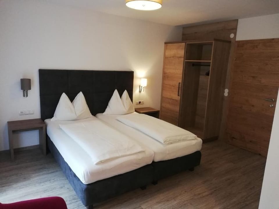 Studio, Balcony, Mountain View | Desk, laptop workspace, soundproofing, free WiFi
