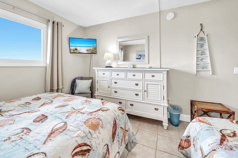 Guest bedroom 1