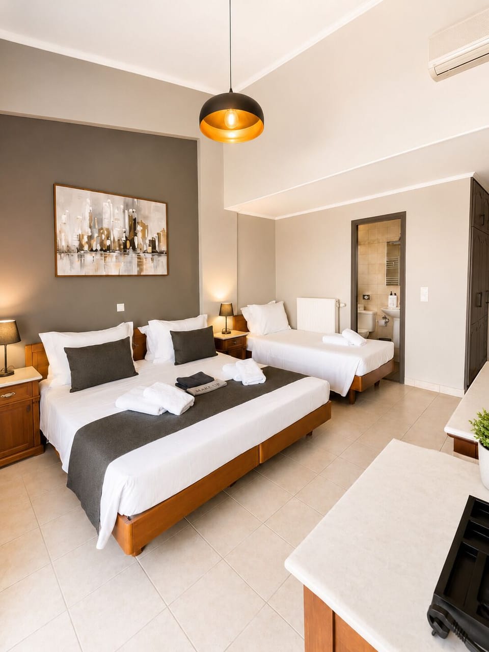 Triple Room, Mountain View | In-room safe, desk, iron/ironing board, free WiFi