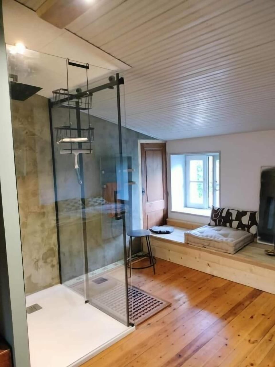 Superior Double Room, River View | Bathroom | Bathrobes