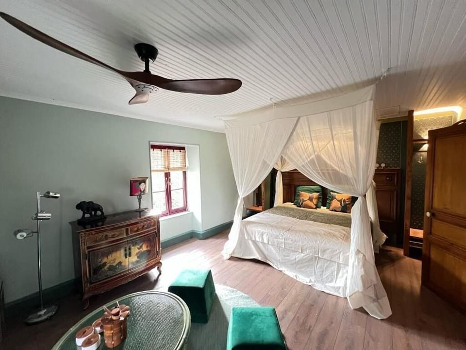 Blackout drapes, iron/ironing board, free WiFi