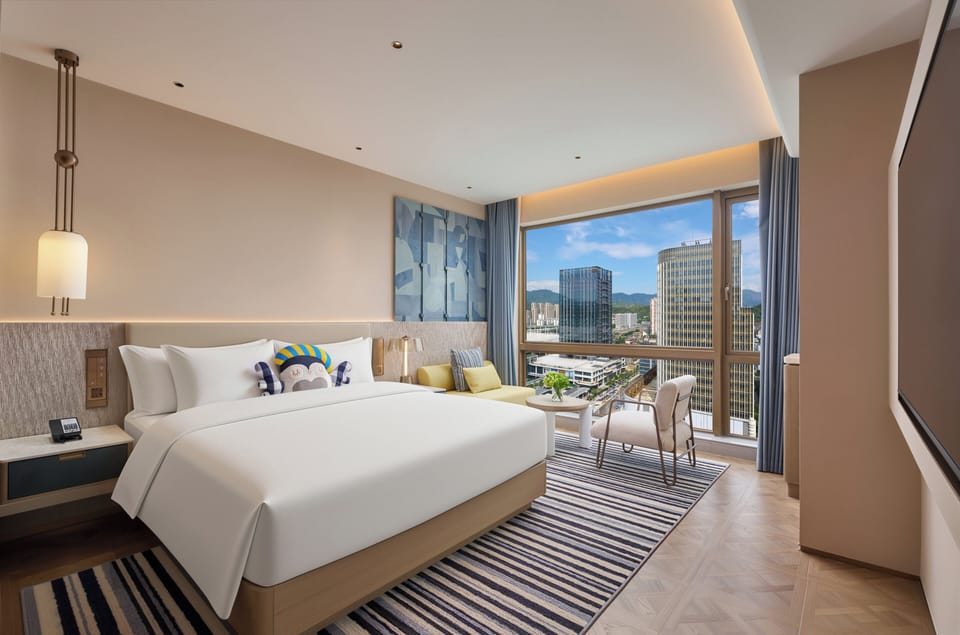1 Super King Suite with Living Area  | WiFi (free)