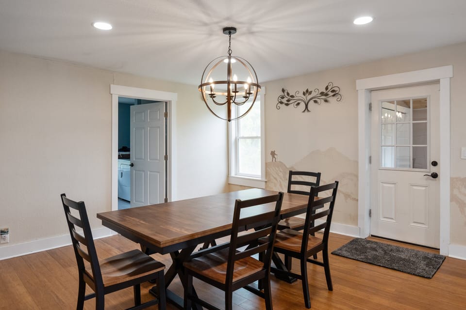 Architecture, Building, Dining Room, Dining Table, Furniture