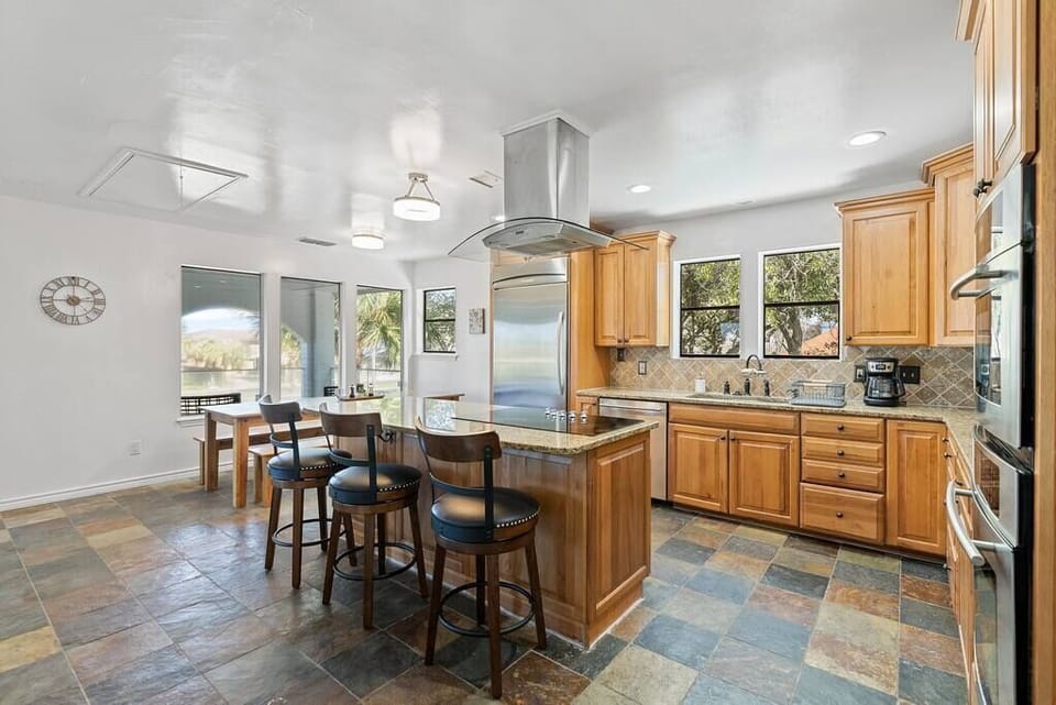 House, Multiple Beds, Hot Tub, Garden View (5815 Ocean) | Private kitchen