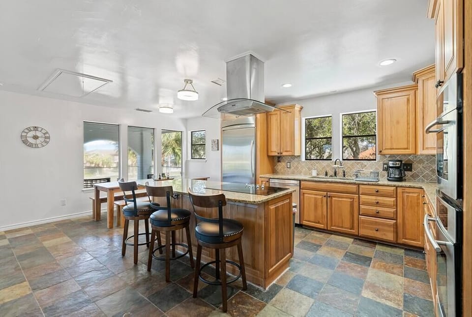 House, Multiple Beds, Hot Tub, Garden View (5815 Ocean) | Private kitchen
