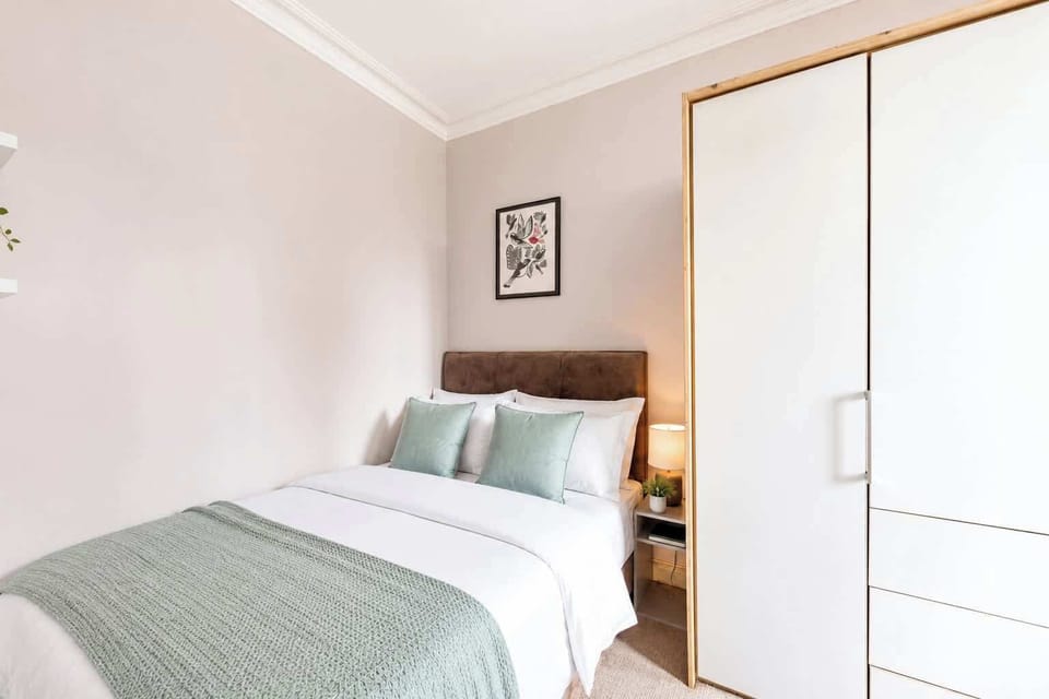 All bedding and linens are provided and you'll find the bed made on arrival