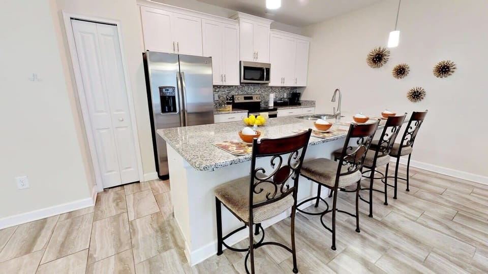 Townhome, Multiple Beds, Pool View (3083TS-SVH) | Private kitchen