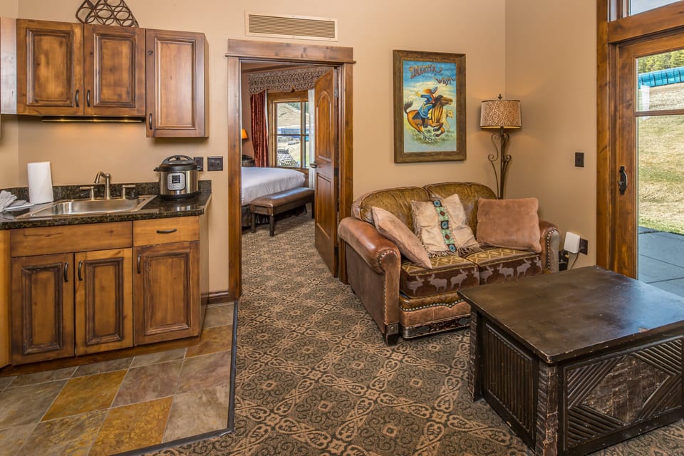 Private bedroom with Queen-sized bed | Mail Level