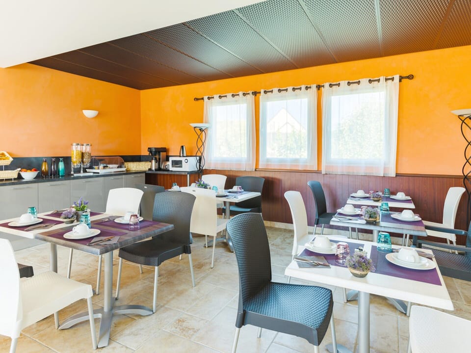 Apartment | Dining