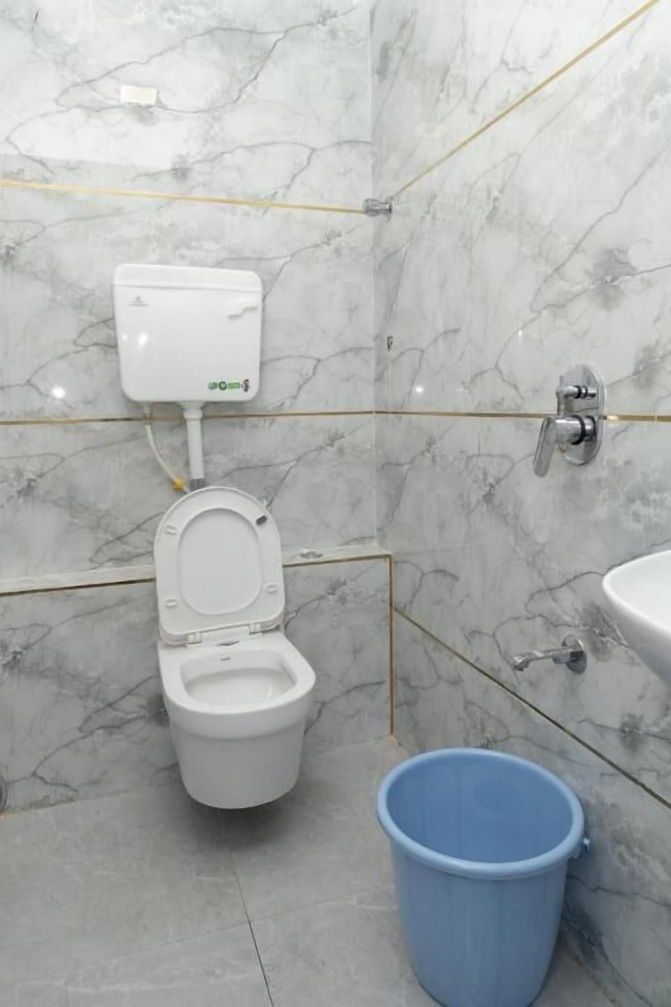 Shower, towels, soap