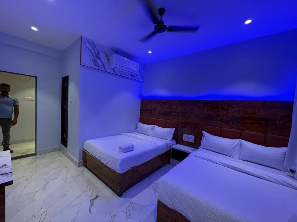 Family Quadruple Room | Desk, free WiFi