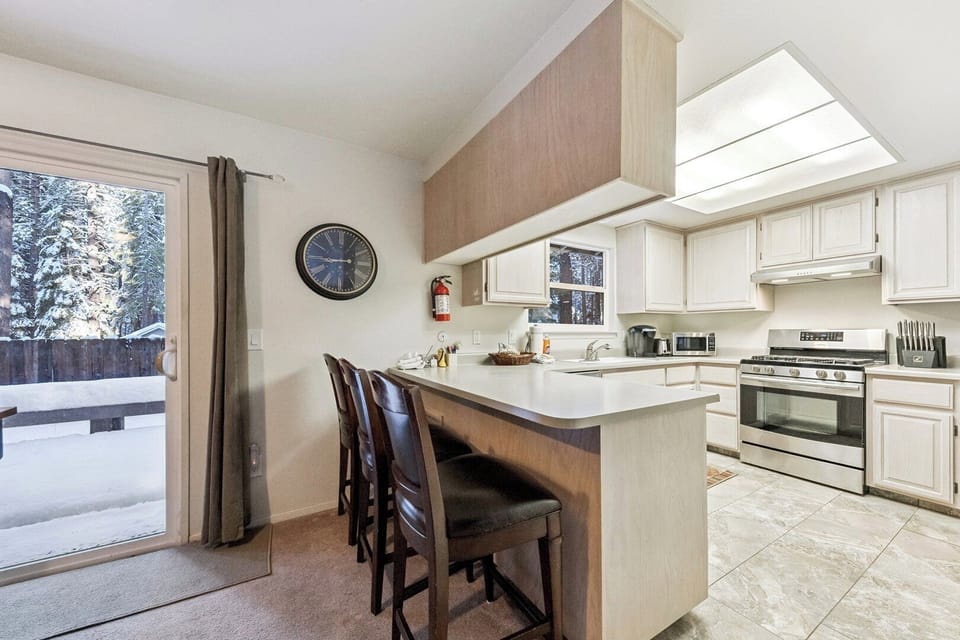 Counter Seating - Additional Dining Area