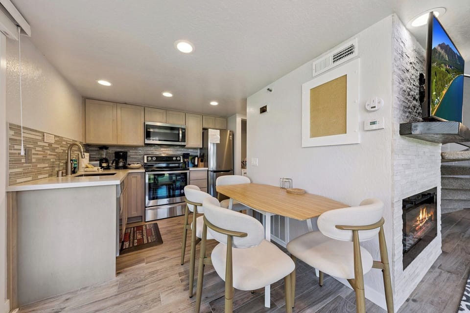 Convenient Eat in Kitchen