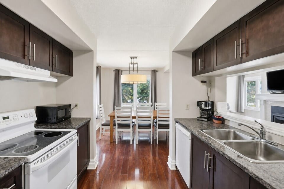 18-web-or-mls-169 Jozo Weider Blvd 112-18 edit