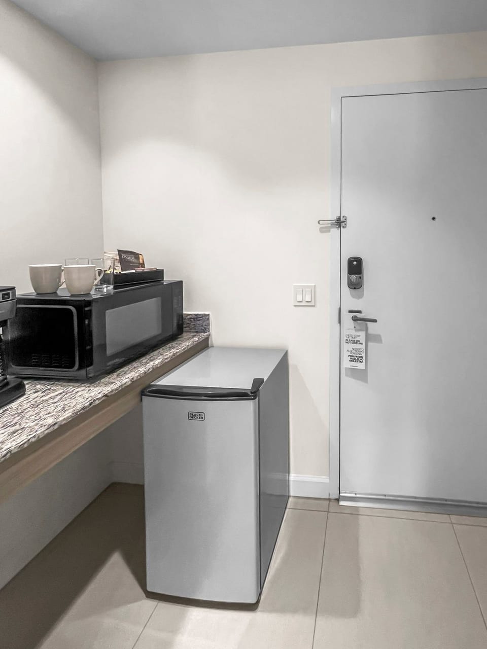A sleek setup with modern appliances awaits, perfect for your culinary adventures.